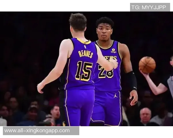 湖人防守失利马刺转换进攻狂轰35分创赛季新高 湖人防守失利马刺转换进攻狂轰35分创赛季新高